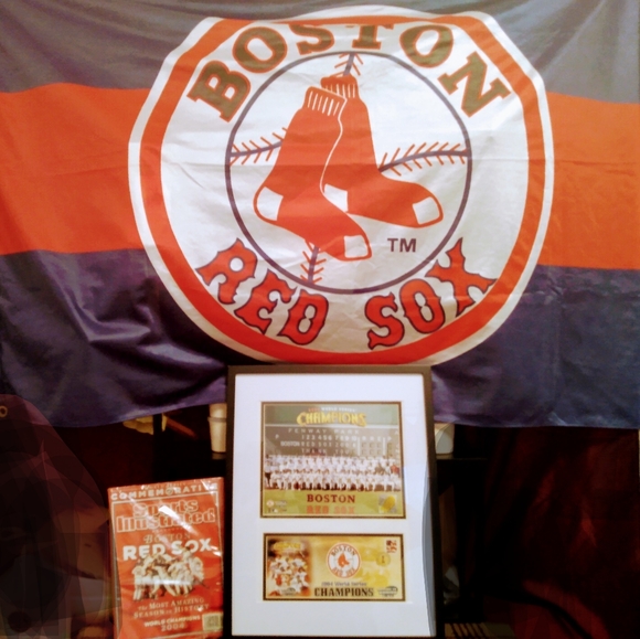 Boston Red Sox 2004 World Series Memorabilia - Picture 2 of 3